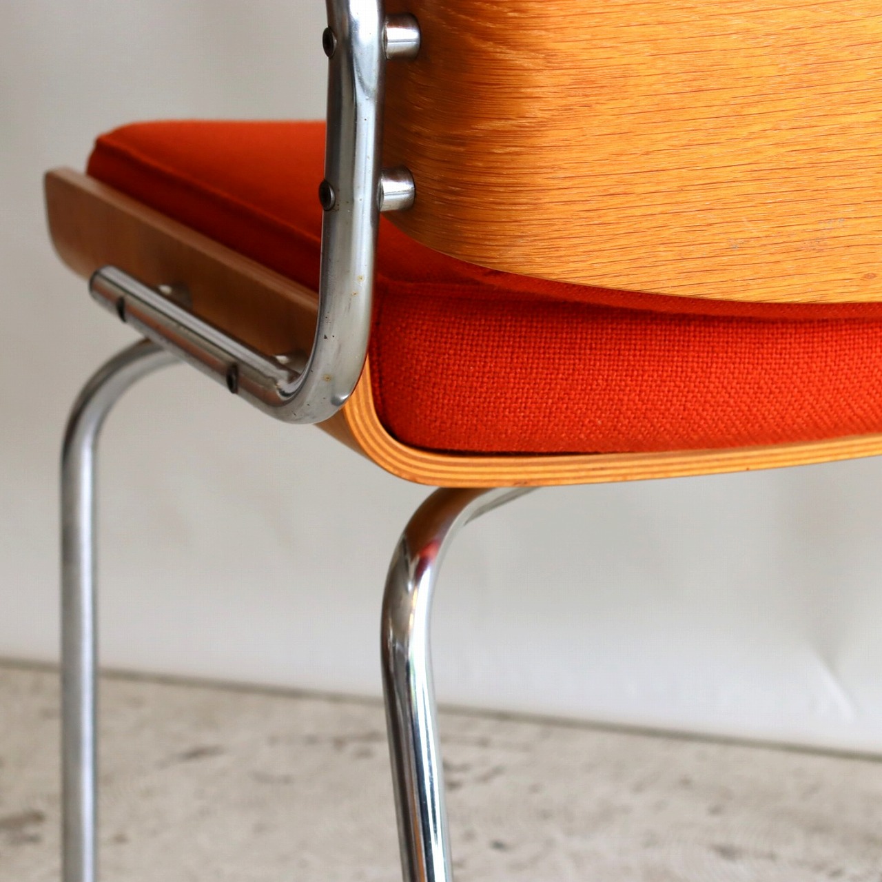 デュバ・モーベルインダストリ社製アームチェア | ソファ・ラウンジ