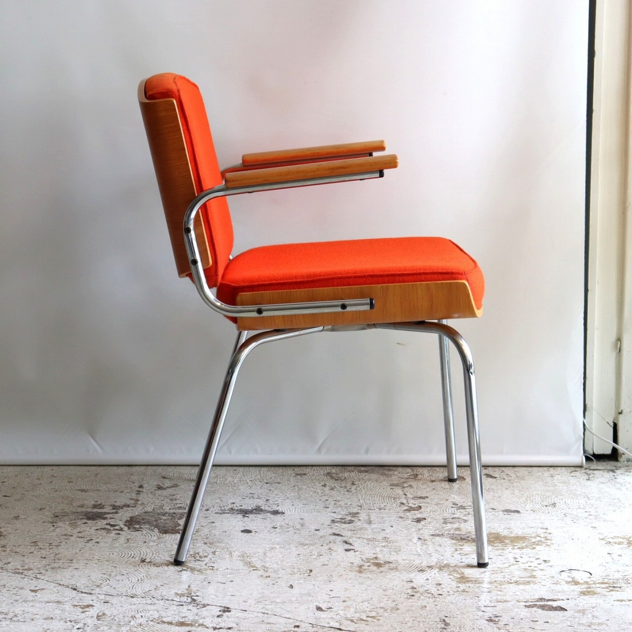 デュバ・モーベルインダストリ社製アームチェア | ソファ・ラウンジ