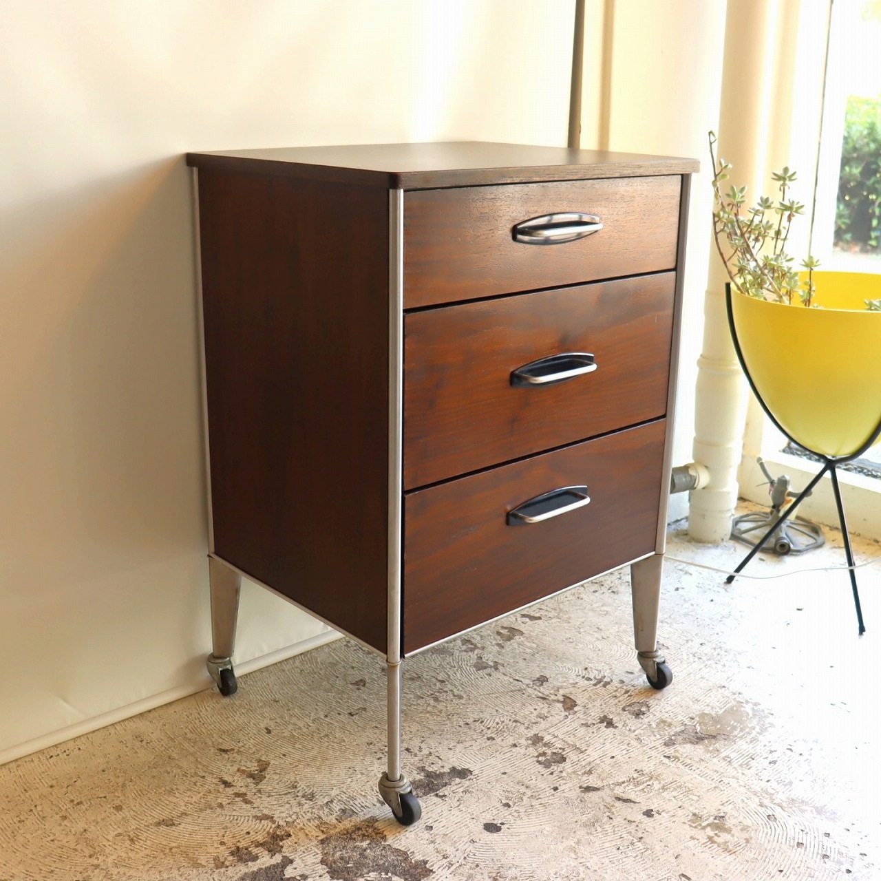 Hill Rom製レイモンド・ローウィ 3段キャビネット | デスク