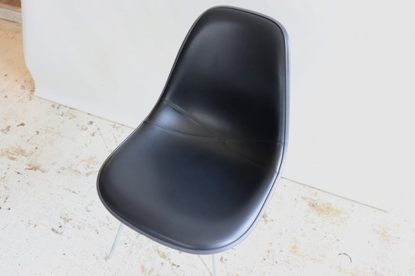 イームズ サイドシェルチェア ブラック ハーマンミラー社製 イームズ サイドシェルチェア ブラック ハーマンミラー社製