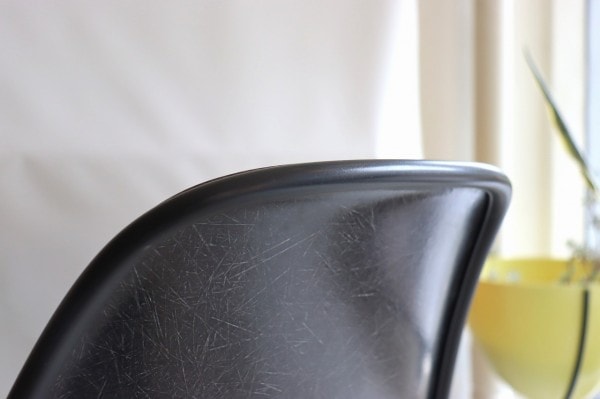 ハーマンミラー社製イームズ サイドシェルチェア ナウガブラック