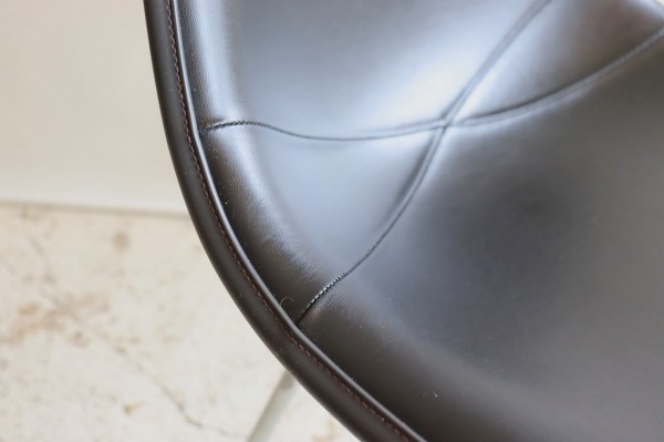 ハーマンミラー社製イームズ サイドシェルチェア ナウガブラック