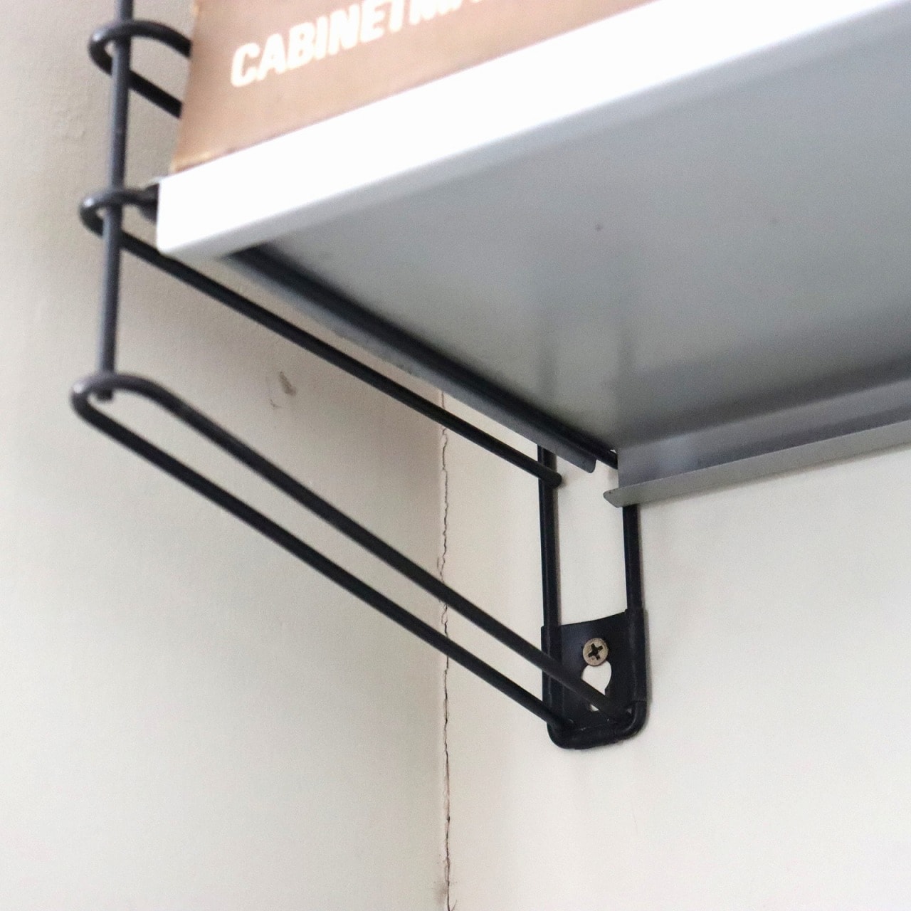 TOMADO社製ウォールシェルフ(レッド・グレー) | ウォールアイテム