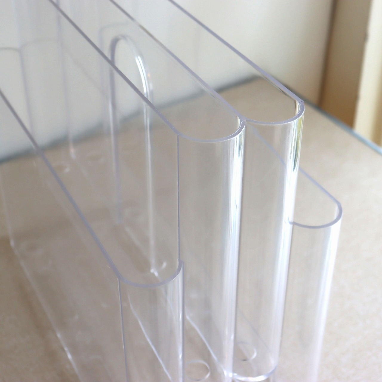 カルテル社製ルーサイトマガジンラック | マガジンラック・ワイヤー