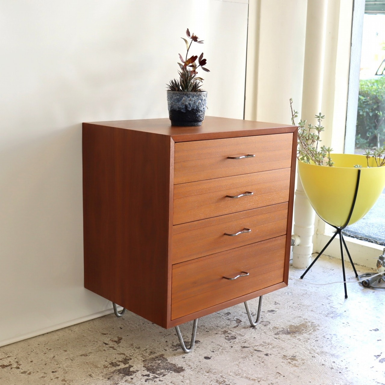 ハーマンミラー製ジョージ・ネルソン ベーシックキャビネットシリーズ