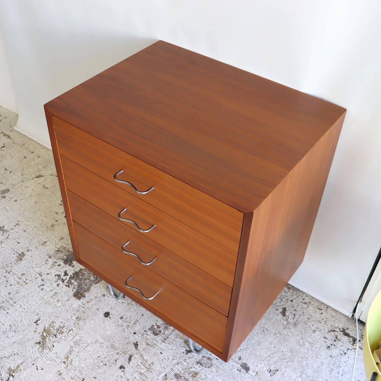 ハーマンミラー製ジョージ・ネルソン ベーシックキャビネットシリーズ