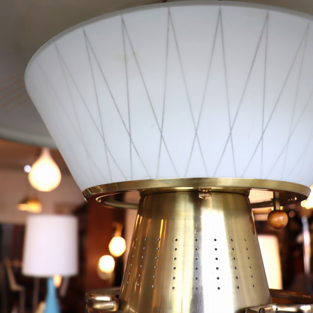 ミッドセンチュリーモダンスカンジナビア クリスタルペンダントランプ UFOペンダントランプ | ペンダントランプ | パームスプリングス