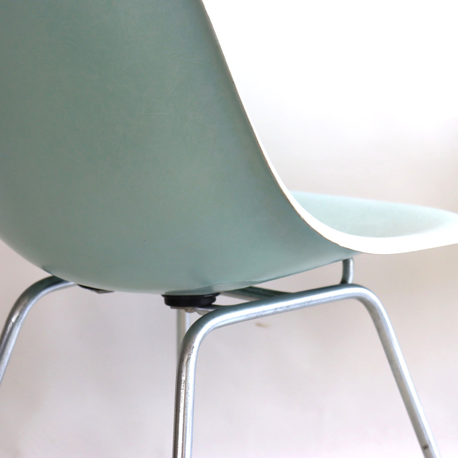 ADG2❗️ハーマンミラー イームズチェア サイドシェルチェア イームズ サイドシェルチェア DSC ミントグリーン《 Herman Miller