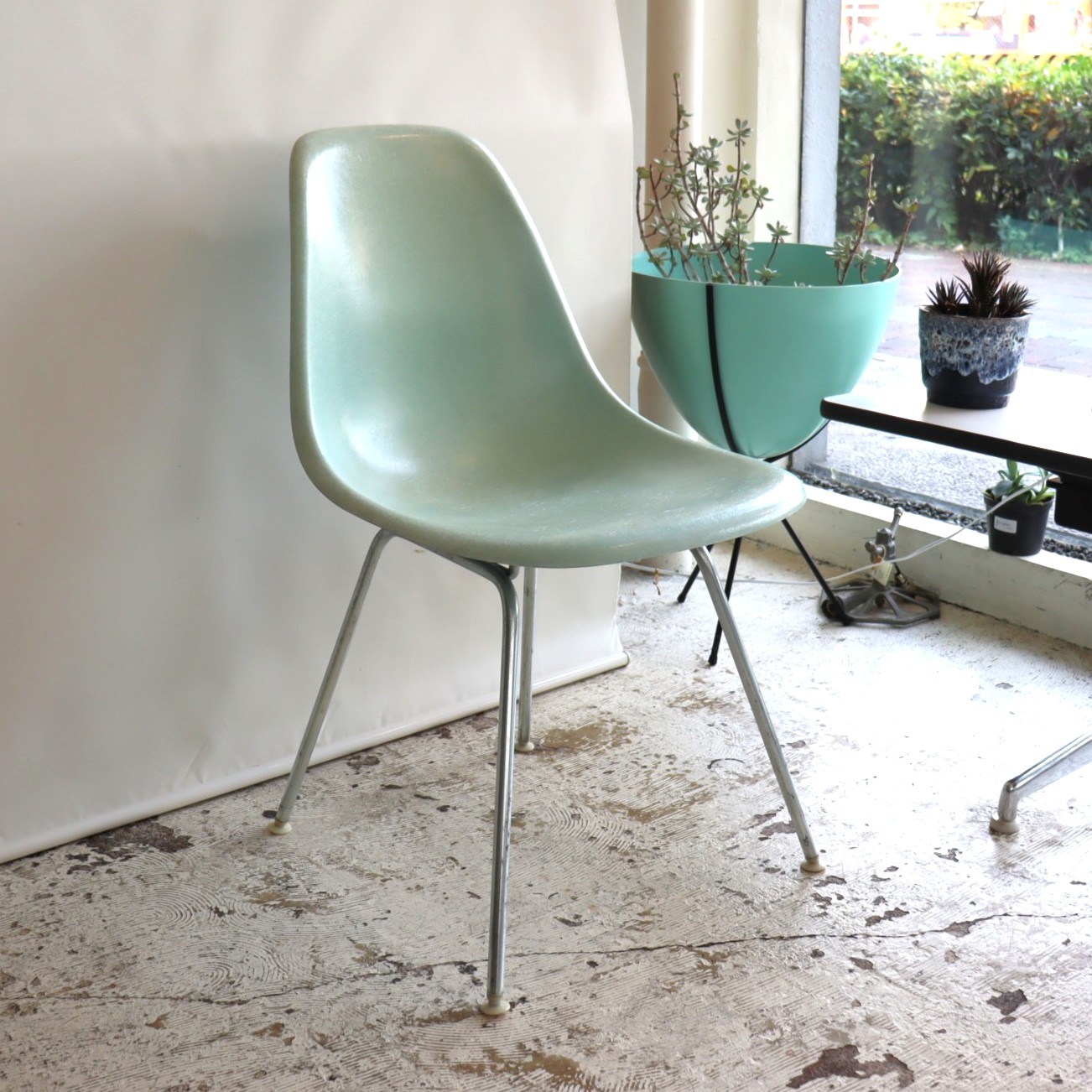 ハーマンミラー社製イームズ サイドシェルチェア(ロビンズエッグブルー