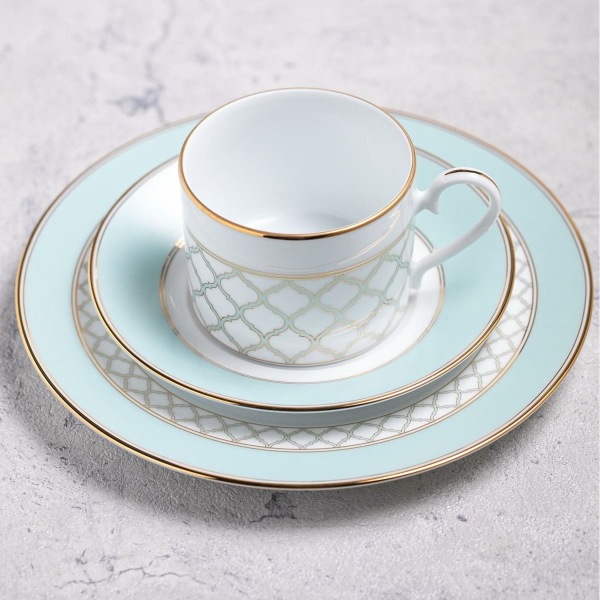 クリスマスに！ノリタケNoritake シグニチャープラチナム　食器セット クリスマスに！ノリタケNoritake シグニチャープラチナム 食器セット