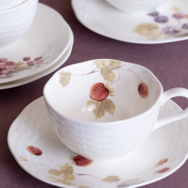 ナルミ・ルーシーガーデン スプーン付ティーコーヒー兼用カップ＆ソーサーセット　アソート