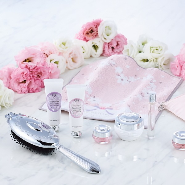 ジルスチュアート<br>ヘアブラシ・輝くツヤ髪、とかすだけ、まとまる