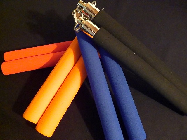 練習用ヌンチャク 双節棍／スポンジ／伝統拳／ブルースリー／少林寺