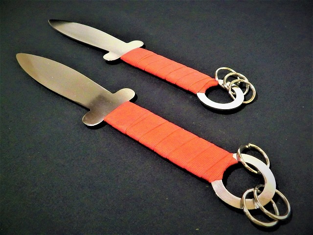 匕首(中) 伝統拳／少林拳／少林寺／短刀／暗器／双器械／小刀／ひしゅ