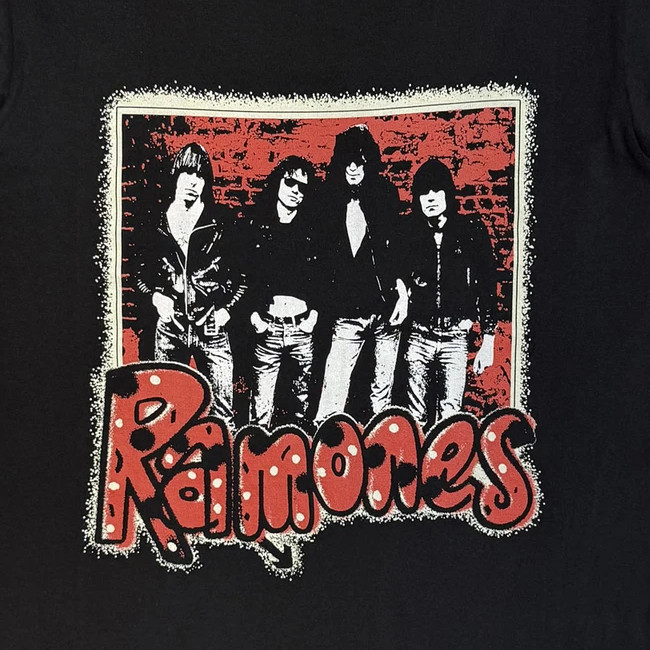 Ramones / ��⡼�� - Graffiti T����� (�֥�å�)