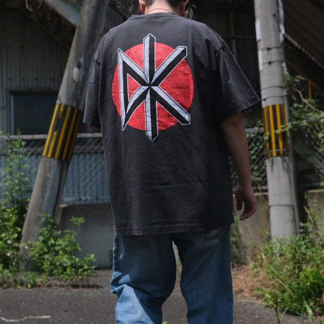 ��¨Ǽ��Dead Kennedys / �ǥåɡ����ͥǥ����� - Logo 2-Sided T�����(������ơ����֥�å�)��GIANT�ҤΥܥǥ���