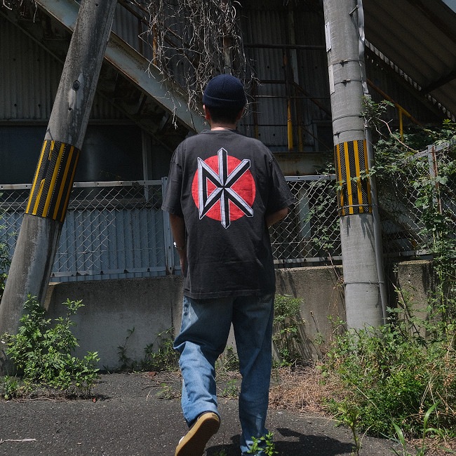 ��¨Ǽ��Dead Kennedys / �ǥåɡ����ͥǥ����� - Logo 2-Sided T�����(������ơ����֥�å�)��GIANT�ҤΥܥǥ���