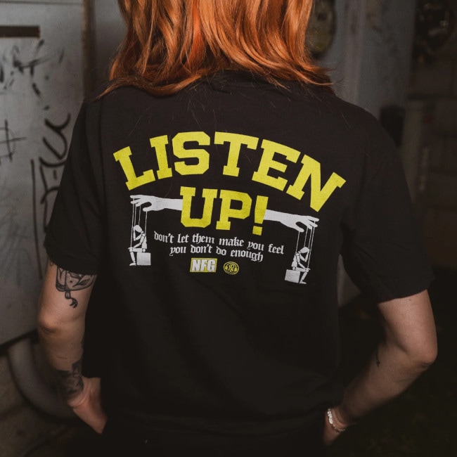 New Found Glory / �˥塼���ե�����ɡ��������꡼ - Listen Up!  T�����(�֥�å�)