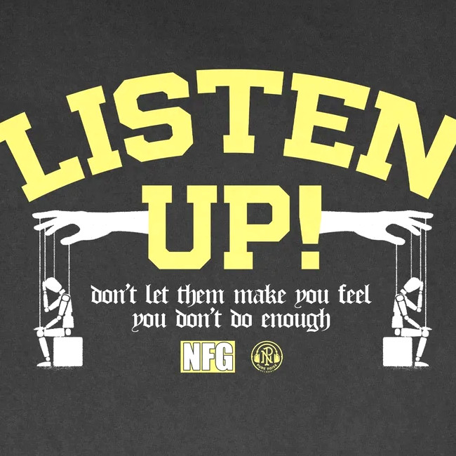 New Found Glory / �˥塼���ե�����ɡ��������꡼ - Listen Up!  T�����(�֥�å�)