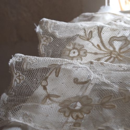 フランスアンティーク　コーネリー　刺繍　カーテン アンティークコーネリーレース【パディントン】｜ブロカント