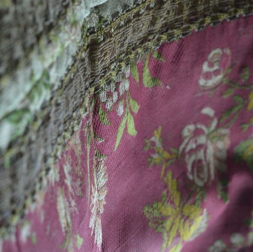 極上品18世紀 ルイキャーンズ花織と花刺繍のシルク布 美品 | 古布