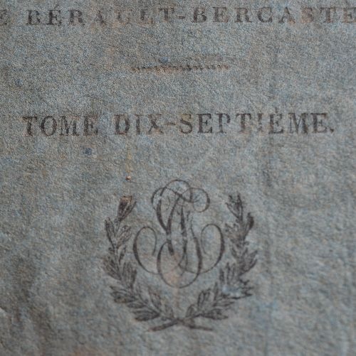 1823年 藍シフォンの朽ちた教会の本 | 紙・箱・本etc | | Trio et