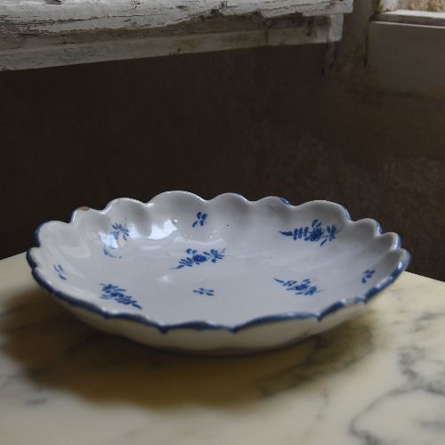 逸品18・19世紀ムスティエ窯 美しい輪花皿 美品 | すべての商品