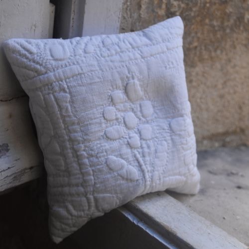 蚤の市*18世紀末 リネン初期ブティのちいさなクッションB 完品