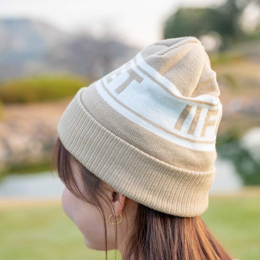 ニットキャップ　ベージュ