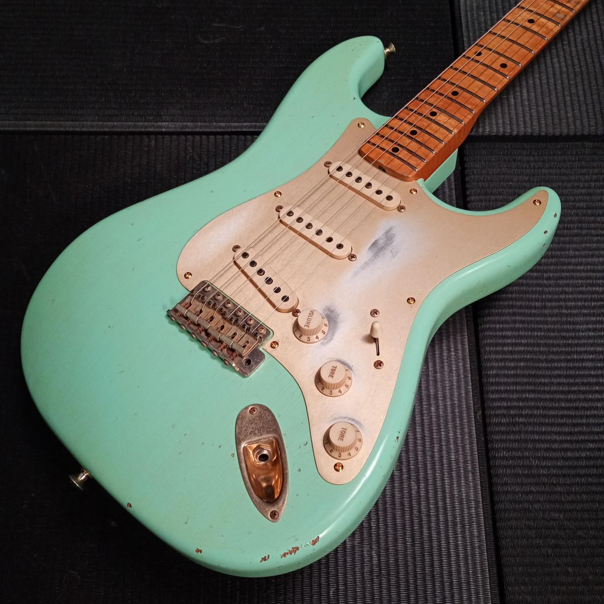 中古】Fender Custom Shop / 1956 Stratocaster Relic Gold Parts Surf