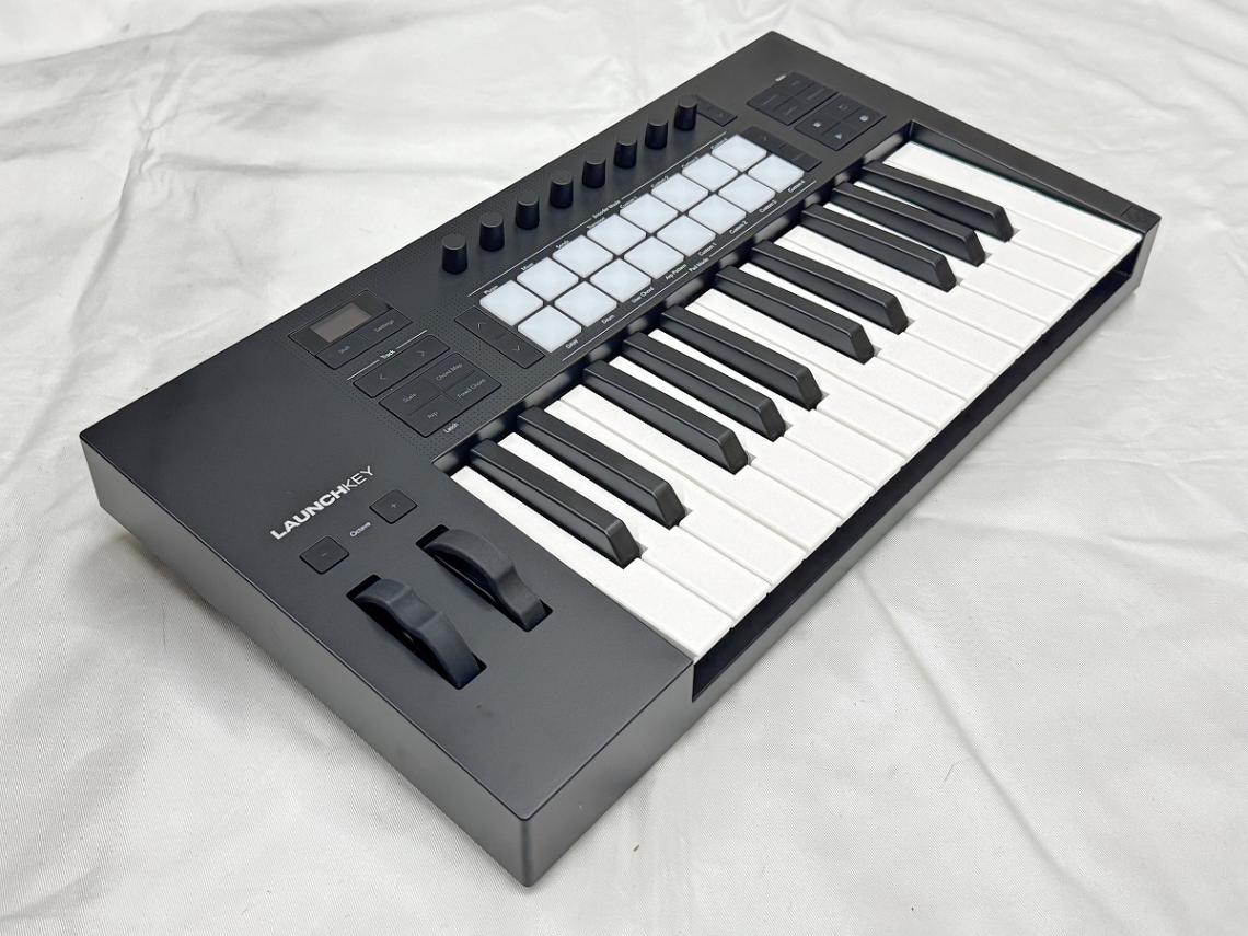 Novation ノベーション / Launchkey 25 MK4 25鍵フルサイズ・シンセ