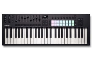 Novation ノベーション / Launchkey 49 MK4 49鍵フルサイズ・セミウェイテッド・ウォーターフォール鍵盤