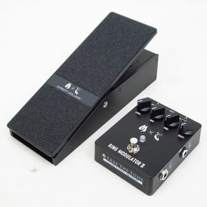 SUGIZO Ring Modulator II ギターエフェクター FREE THE TONE RING MODULATOR Ⅱ / RM-2S Demo by SUGIZO - YouTube
