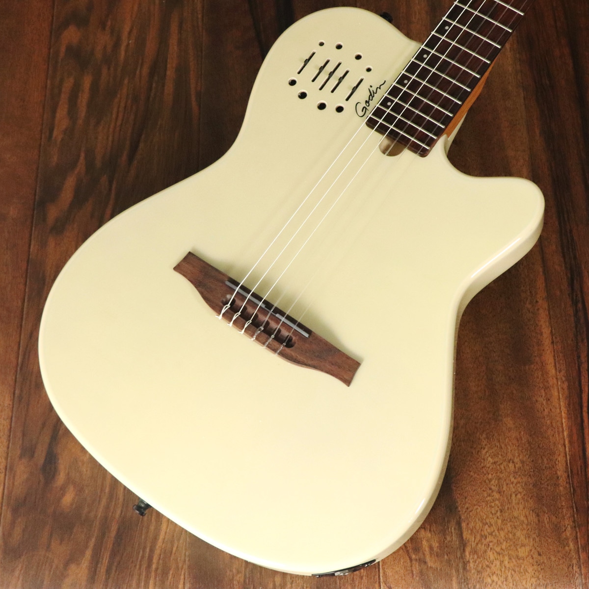 Godin / Multiac Mundial Ozark Cream 【S/N 24307465】【梅田店