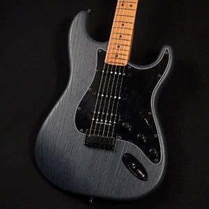 Fender homage ストラトキャスタータイプ Fender homage ストラトキャスタータイプ Fender homage ストラト