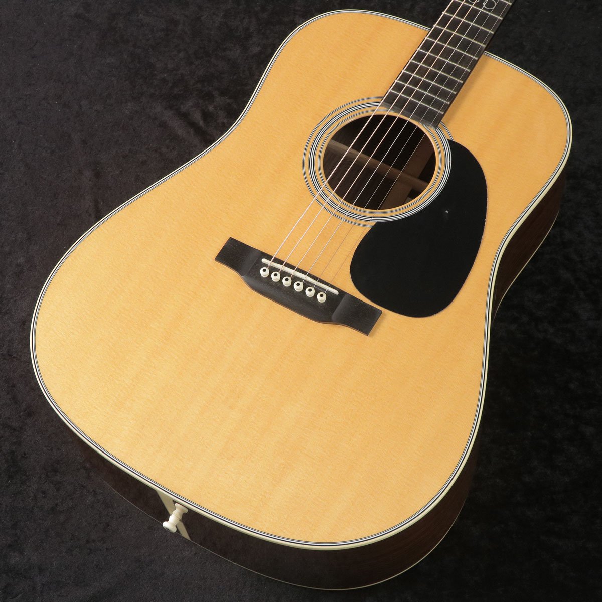 C.F. Martin D-28 JOHN LENNON アコースティックギター Martin D-28 John Lennon | Discontinued | Martin Guitar