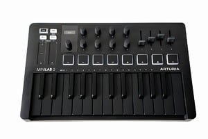 Arturia アートリア / MiniLab 3 DEEP BLACK MIDIキーボード＆パッド