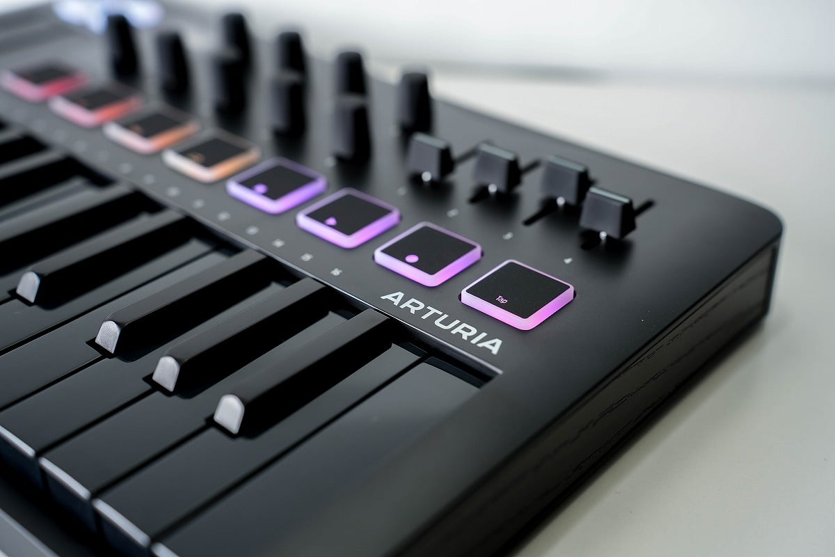 Arturia アートリア / MiniLab 3 DEEP BLACK MIDIキーボード＆パッド