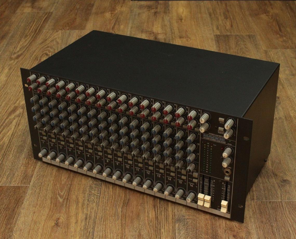 【中古/外観良好】MACKIE ラインミキサー LM-3204 オマケ付き 中古】 MACKIE LM3204 ラインミキサー｜山陽電子商会 第弐録音機材倉庫