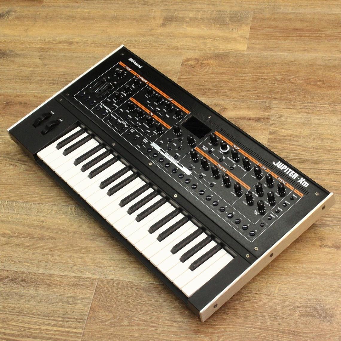 Roland ローランド/JUPITER-Xm モデリング・シンセサイザー 中古品Roland ローランド⁄JUPITER-Xm モデリング・シンセサイザー