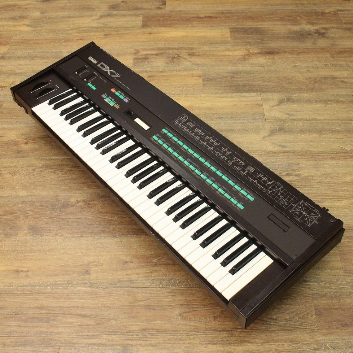 YAMAHA DX7S キーボード YAMAHA DX7s シンセサイザー キーボード