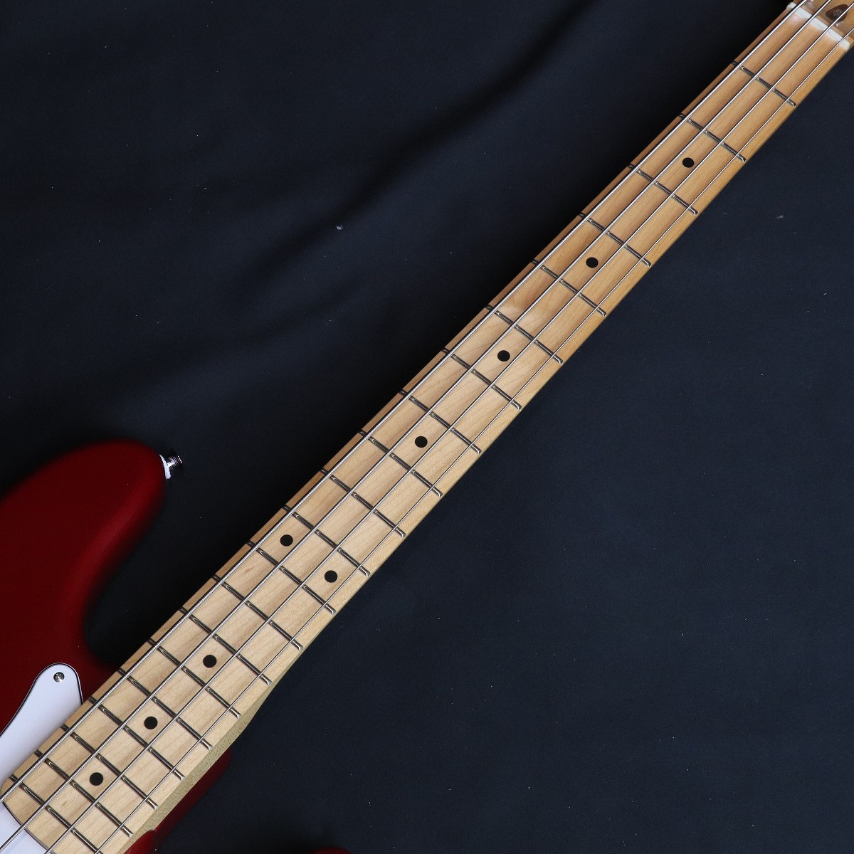 Fender / Standard Precision Bass Maple Fingerboard White Pickguard