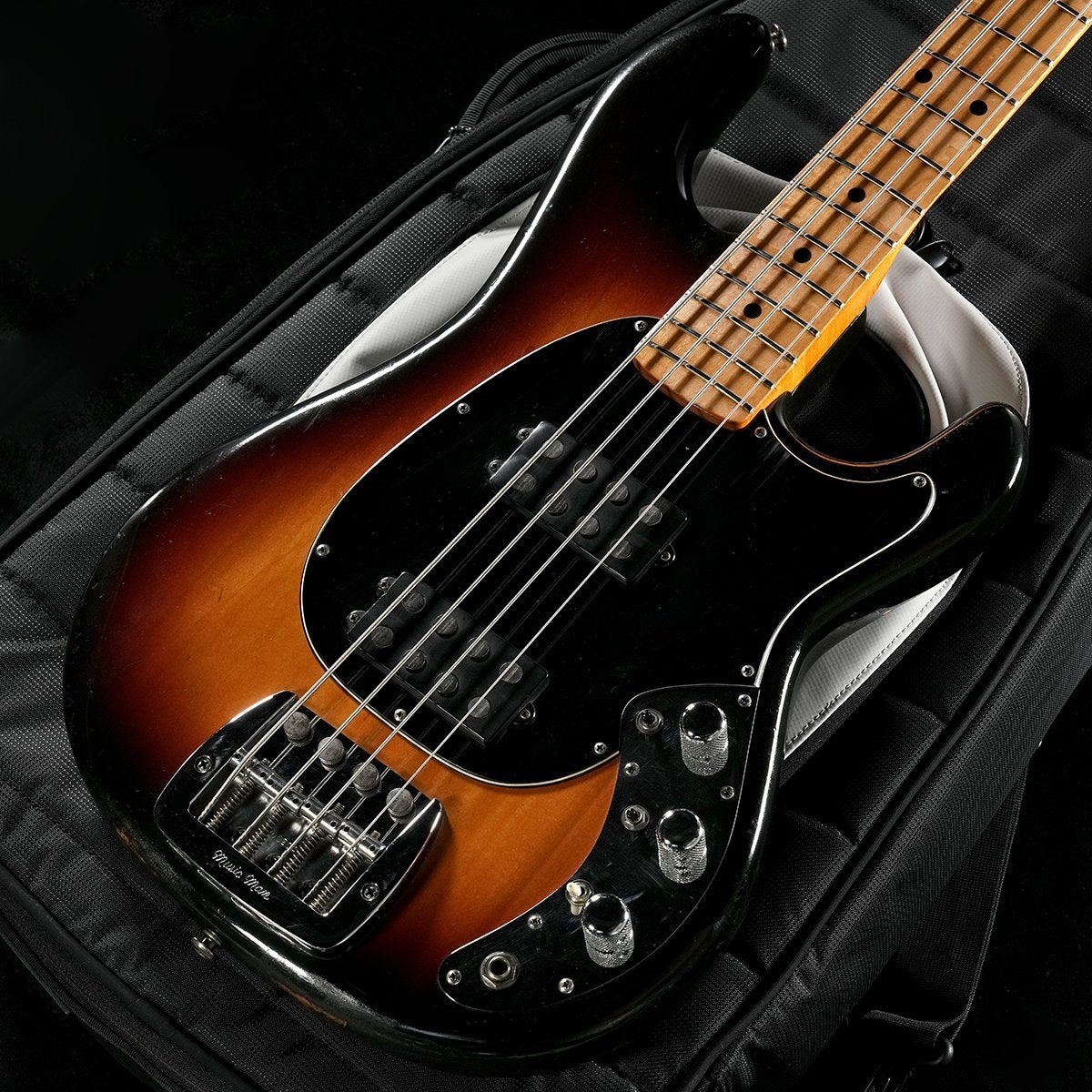 Vintage】MUSIC MAN / 1979 Sabre Bass Sunburst 《05VG》【渋谷店