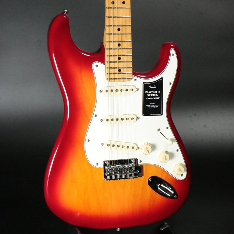 アクリル ストラト Fender / Player II Stratocaster Maple Fingerboard Aged Cherry