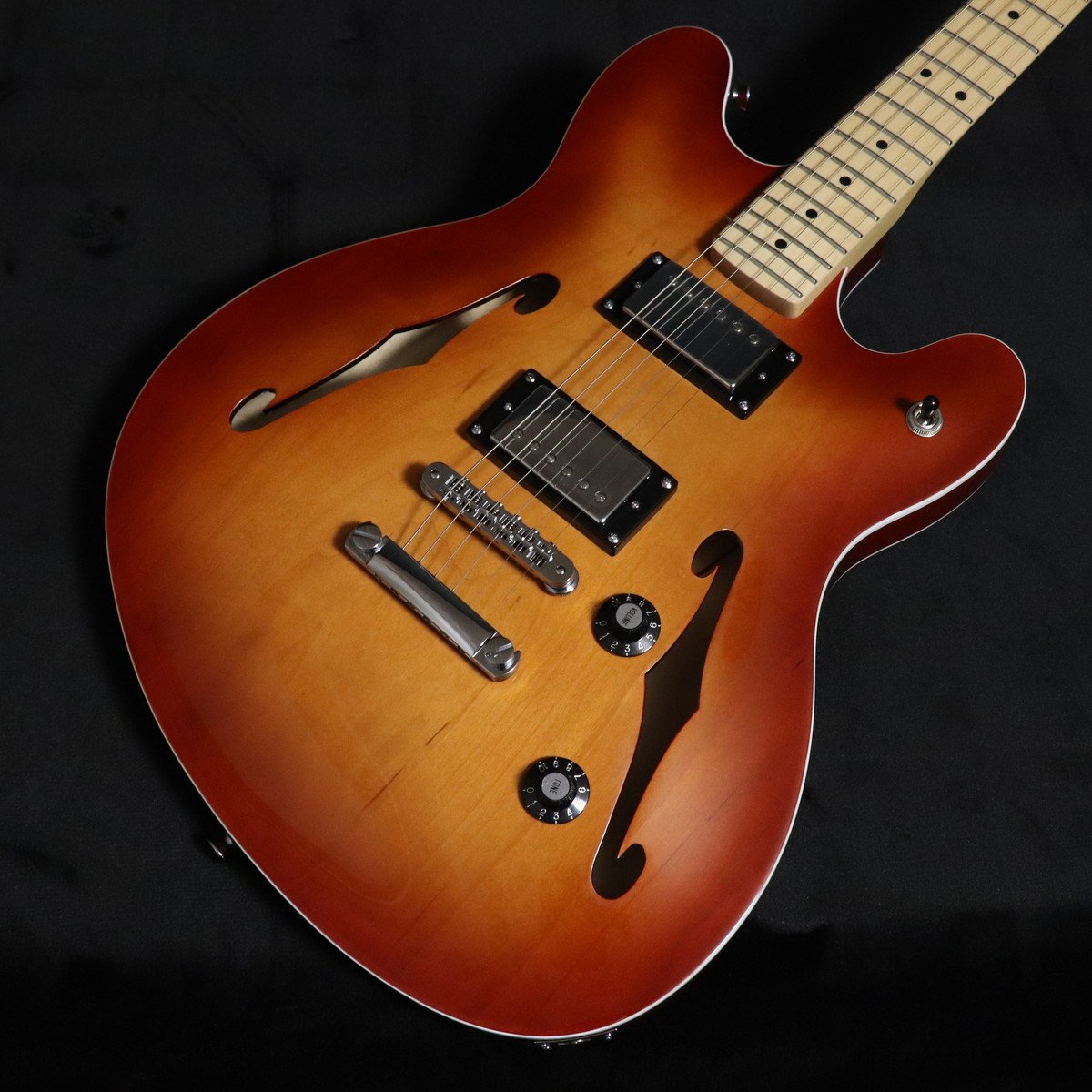 Squier / Affinity Series Starcaster Deluxe Maple Fingerboard