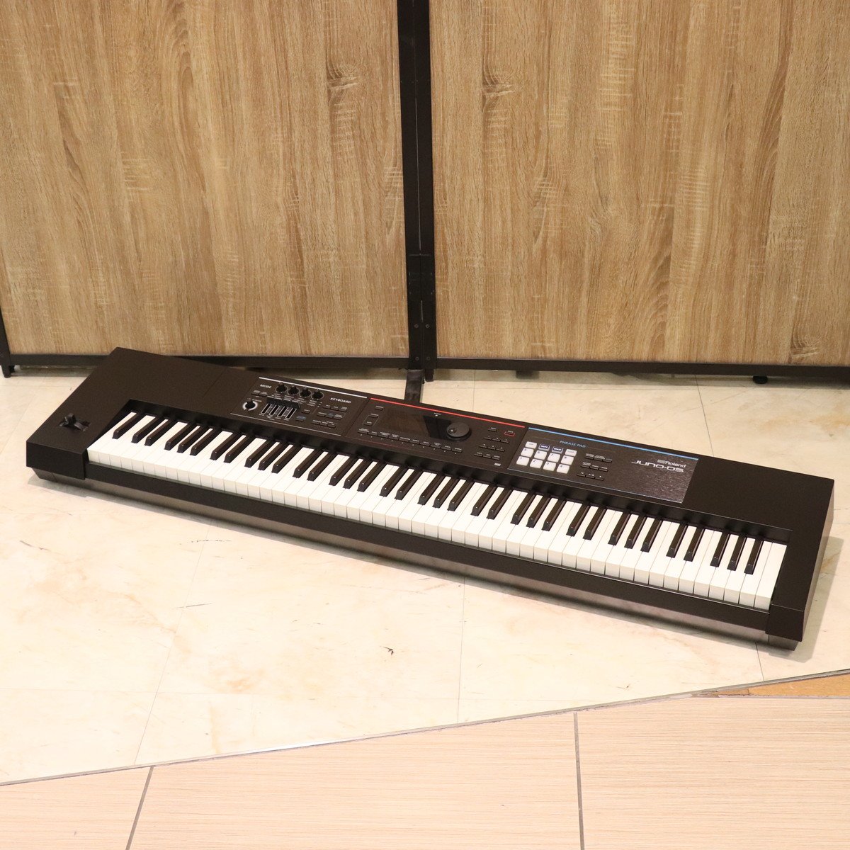 中古】Roland / JUNO-DS88 Synthesizer 【梅田店】 | ～88鍵盤