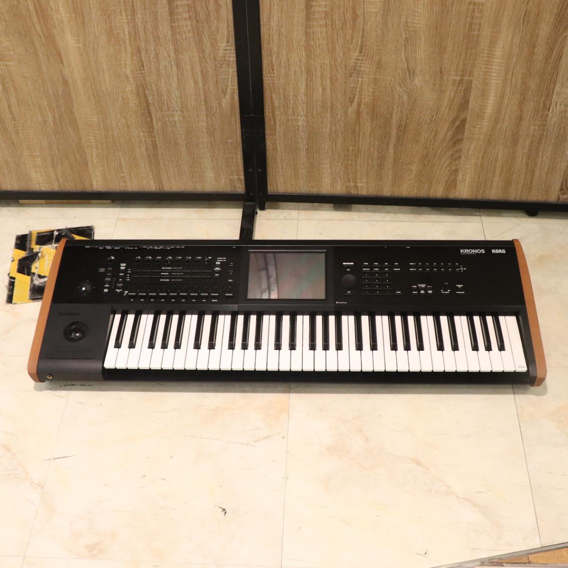 KRONOS 2 61 (シンセサイザー・キーボード)の検索結果 | ギター