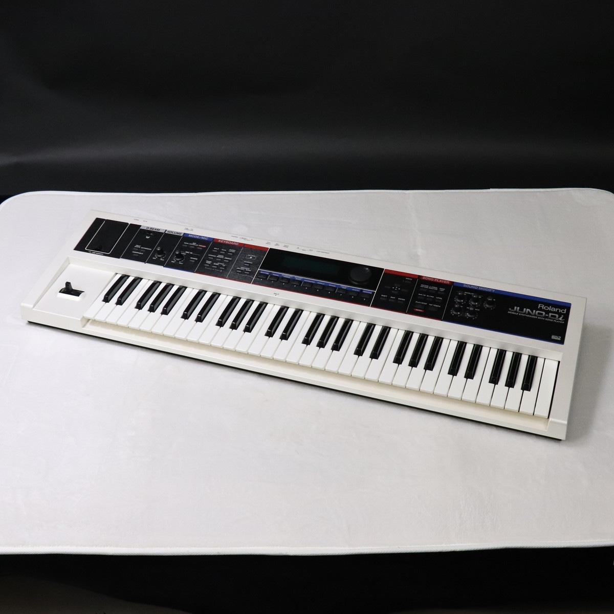 Roland JUNO-Di シンセサイザー　ホワイト Open Box Roland JUNO-Di Mobile Synthesizer White White | Guitar Center