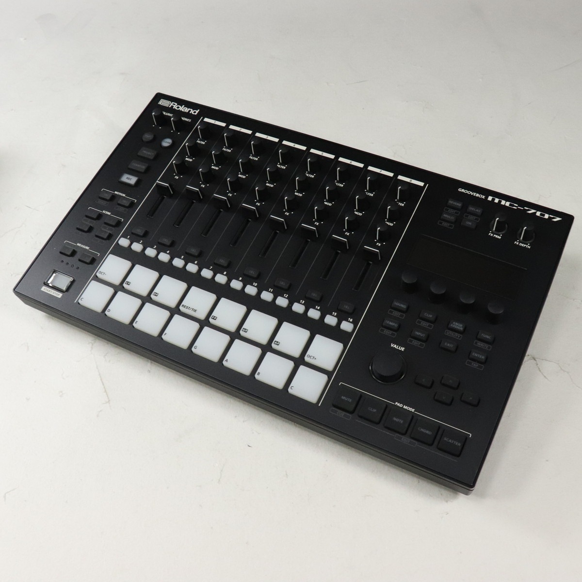 ROLAND MC707 GrooveBox 未使用 箱無し 中古】Roland / MC-707 GROOVEBOX 【値下げ】【梅田限定！11月30日まで