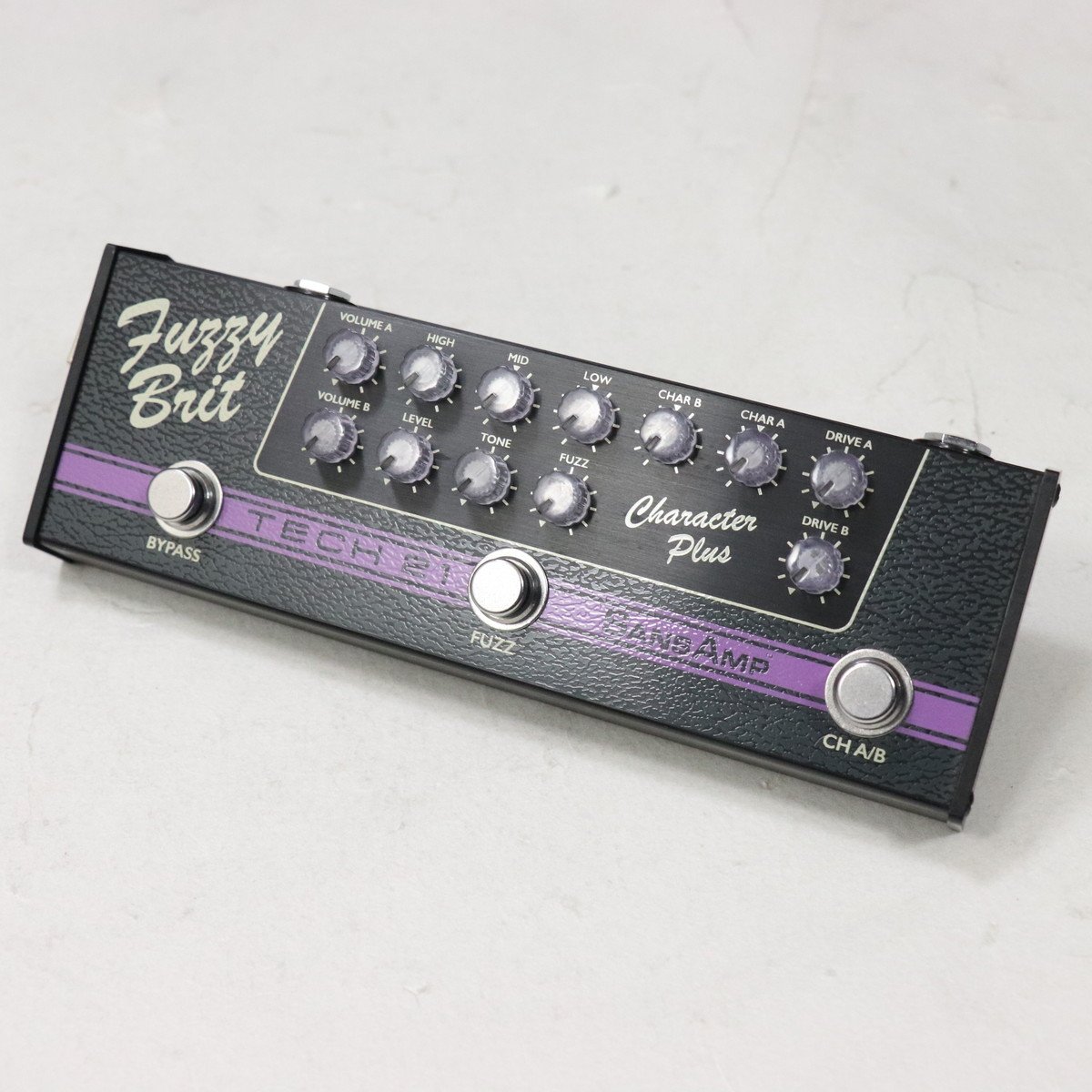 エフェクター × B＋：多少傷はあるが通常使用する用途において問題なし